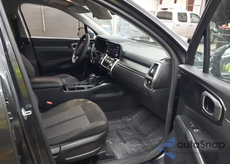 2023 Kia Sorento Lx z USA, uszkodzony, nr VIN 5XYRG4LC4PG189739